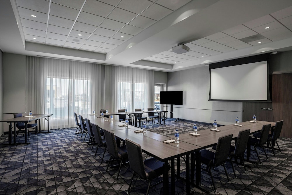 Courtyard by Marriott Indianapolis Fishers - photo 45