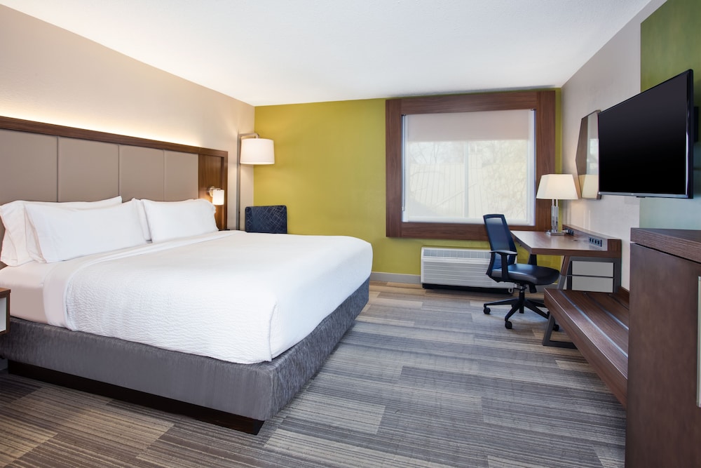 Holiday Inn Express Nashville Airport - photo 12
