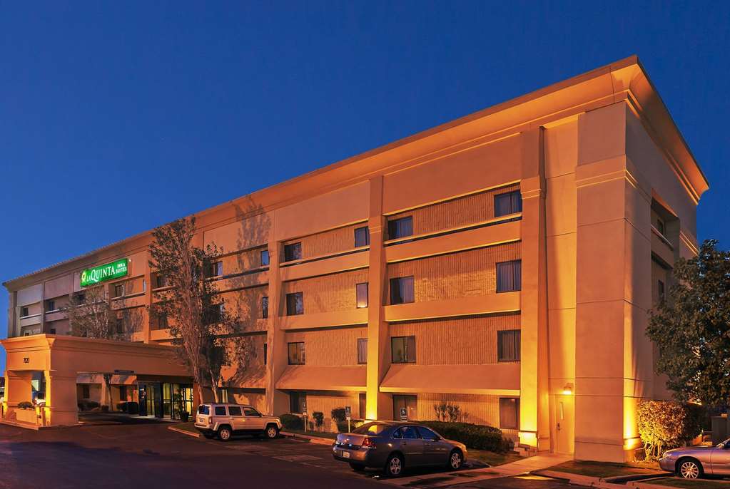 La Quinta Inn & Suites by Wyndham El Paso West Bartlett - photo 2