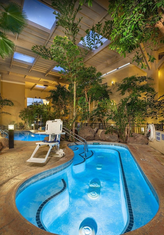Concord Plaza Hotel - photo 16