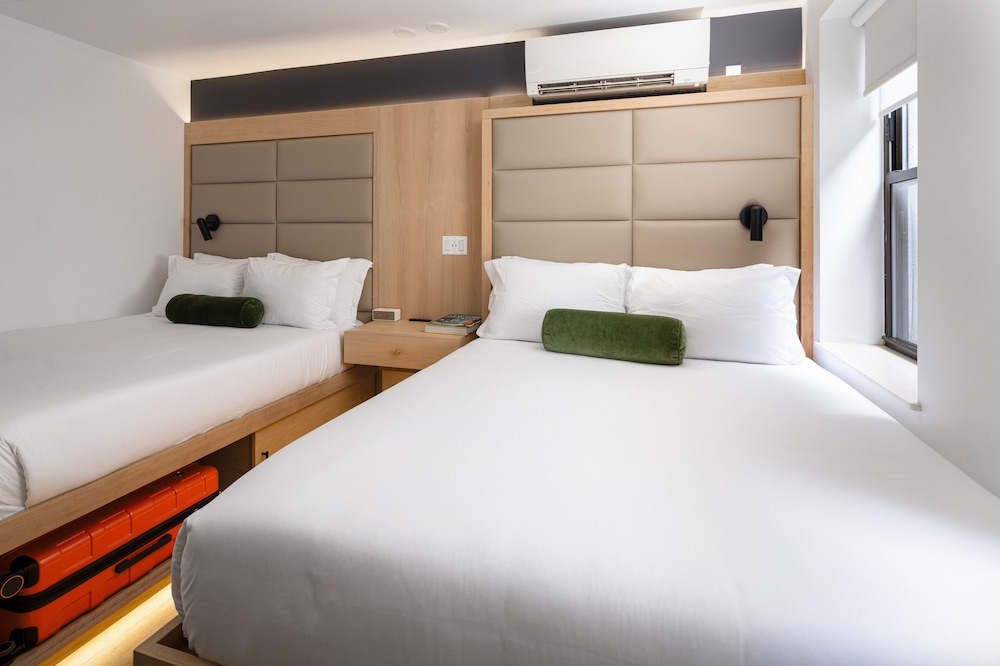 Little Charlie Hotel - photo 32