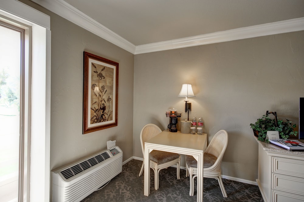 Indian Wells Resort Hotel - photo 12