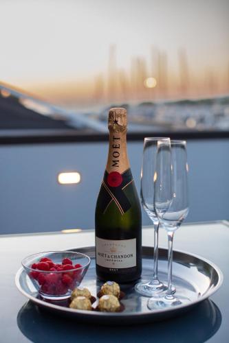 Floating Sea House Shark 3 — 4-Star Luxury Hotel in Portoroz, Slovenia
