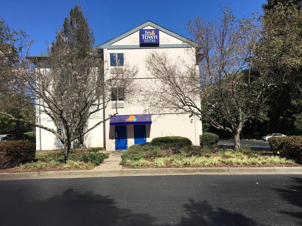 InTown Suites Gwinnett Place Mall in Duluth, United States
