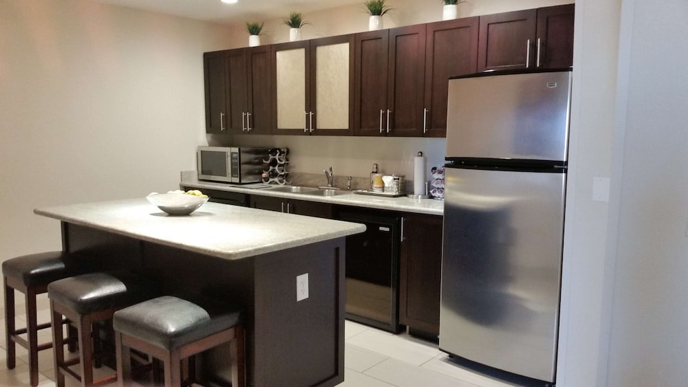 Hilton Garden Inn Olathe - photo 12