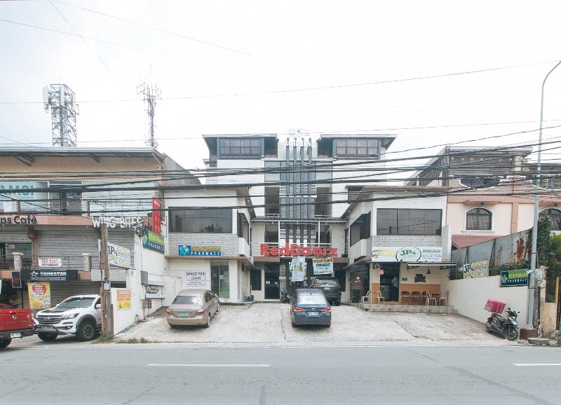 RedDoorz at RJs Bldg near Lyceum Gen Trias Cavite Cion Suites — hotel in General Trias