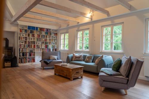 Wald und Seeidyll im historischen Forsthaus — hotel in Neuruppin
