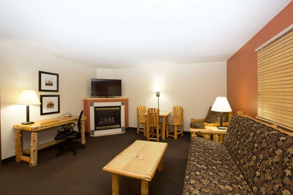 AmericInn by Wyndham Pequot Lakes - photo 21