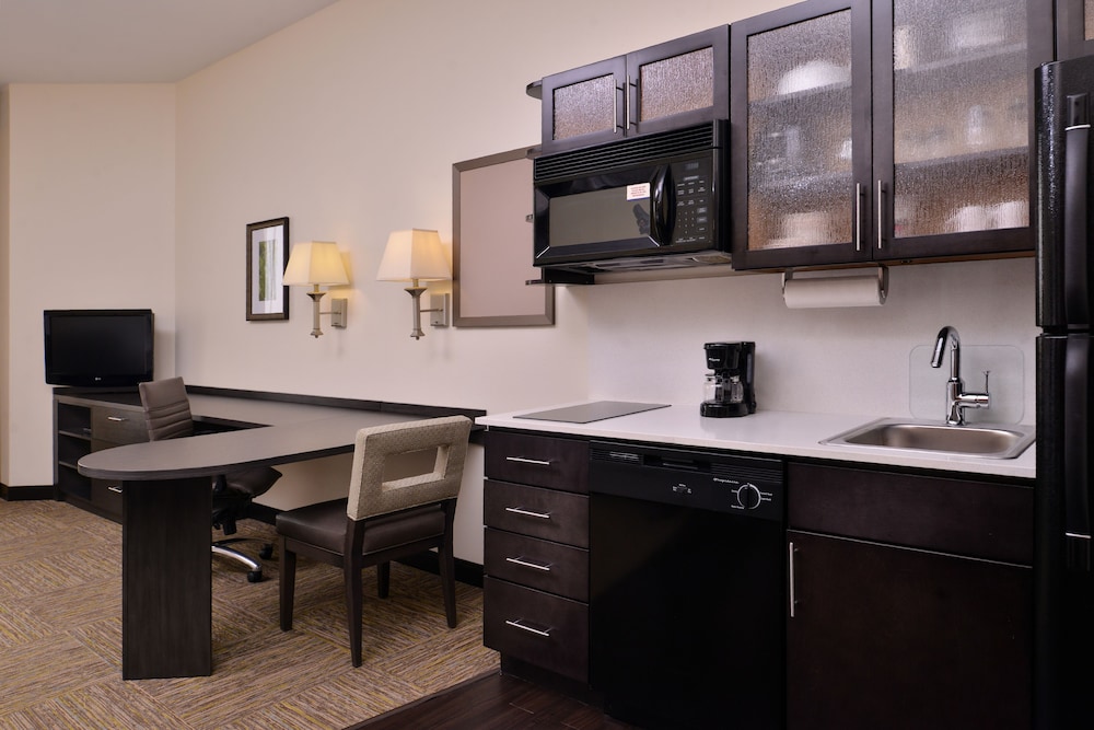 Candlewood Suites Terre Haute by IHG - photo 23