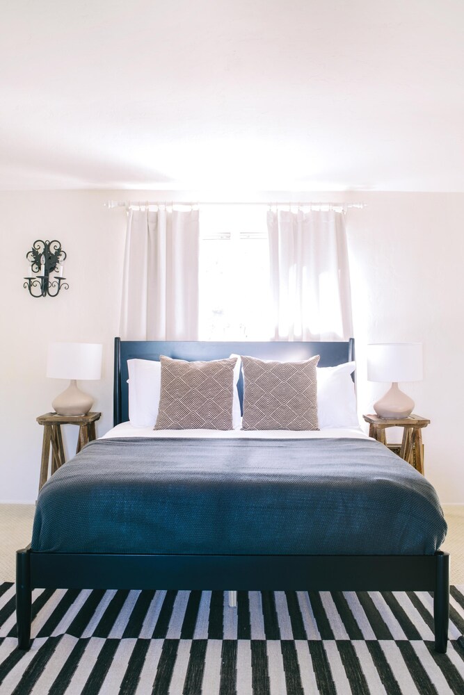 Frida by AvantStay Sleeps 16 Prvt Estate w Tennis Ct & Mins to Beach - photo 10