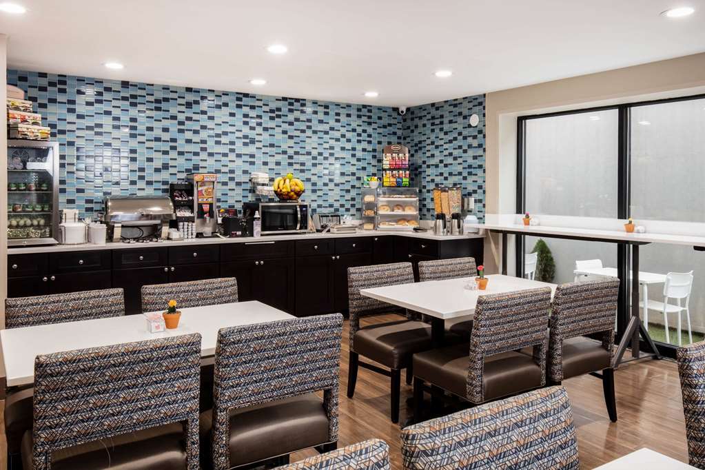 La Quinta Inn and Suites Long Island City - photo 25