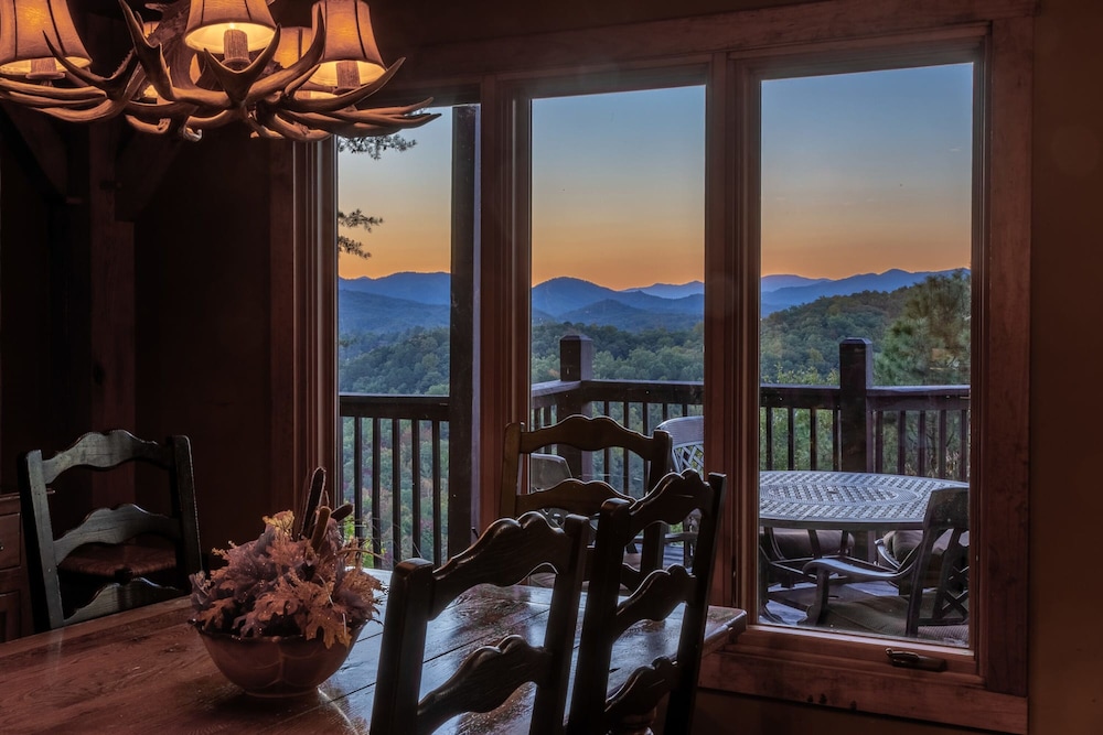 Lake Views Luxury Hottub Game Rm 5bed 4 5bath — Bryson City — photo 2