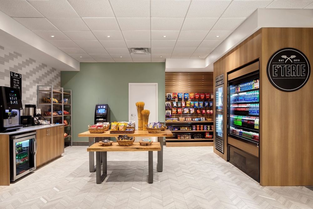 Embassy Suites by Hilton Tampa Airport Westshore - photo 4