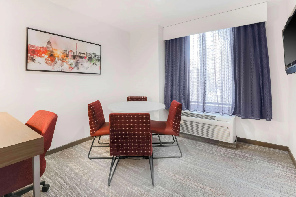 Hampton Inn Silver Spring - photo 19