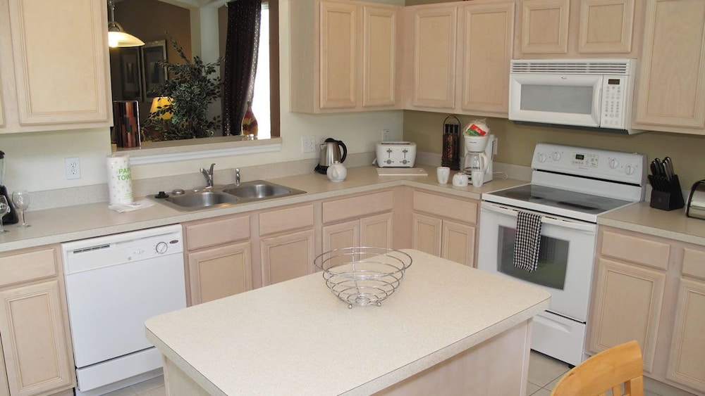 Grhlic2691 Emerald Island Resort 7 Bed 5 Baths House - photo 21