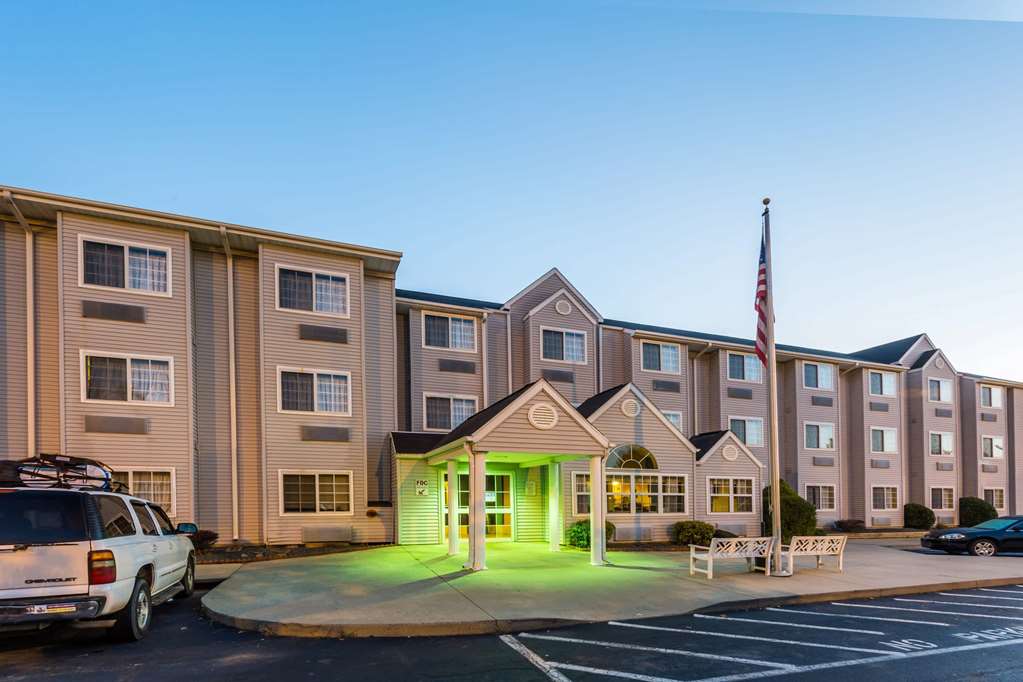Microtel Inn & Suites by Wyndham Hillsborough — hotel in Hillsborough