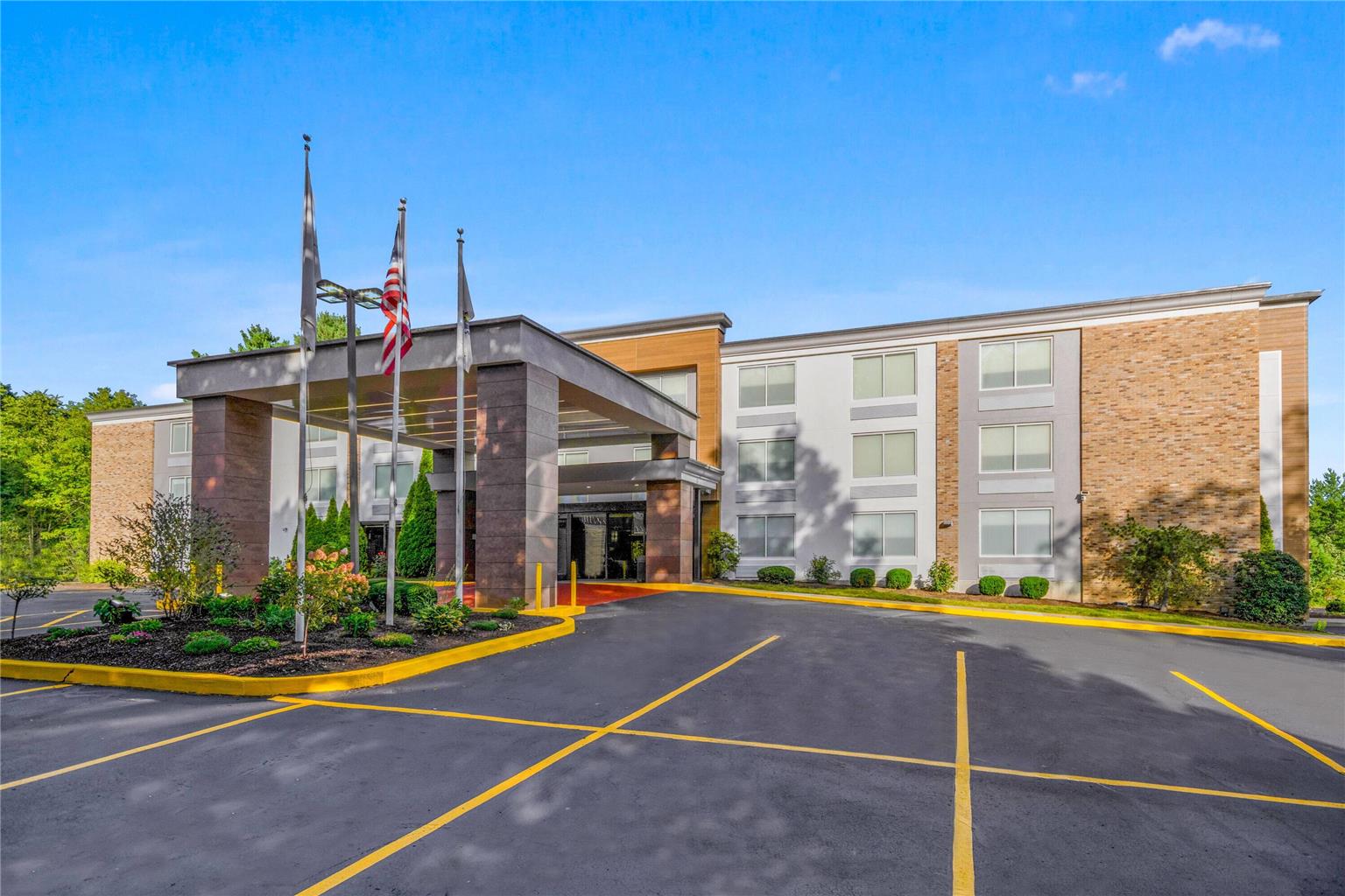 La Quinta Inn & Suites by Wyndham Sturbridge - photo 3