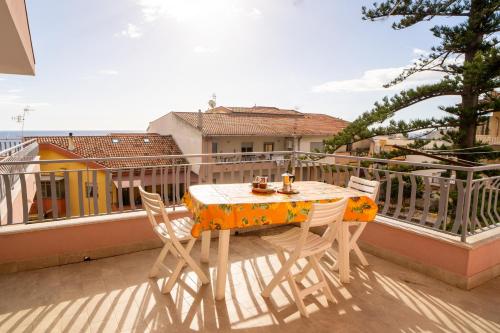 Goodmorning Home — 4-Star Luxury Hotel in Santa Teresa Di Riva, Italy