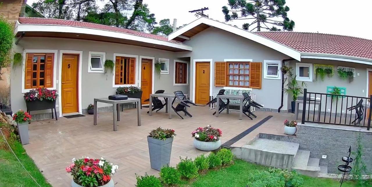Suítes Paz na Montanha Tesouro Escondido — 4-Star Luxury Hotel in Campos Do Jordao, Brasil