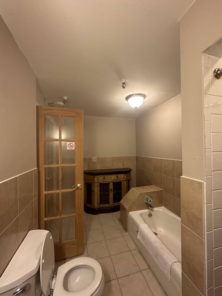 The Oaks B&B Hotel and Spiritual Center - photo 56