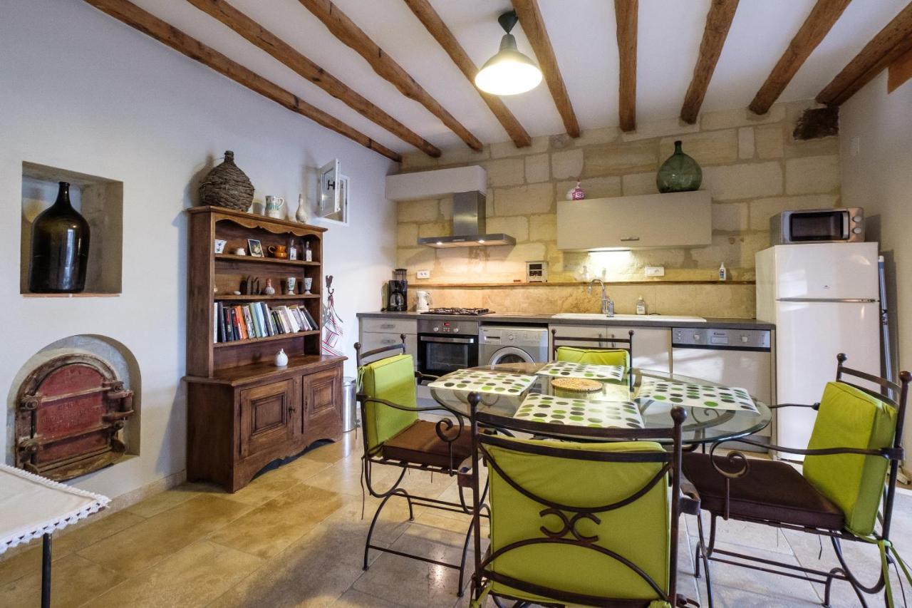 Gite de la Treille Mas Medaille — 4-Star Luxury Hotel in Arles, France