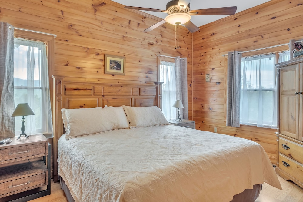 Heavenly Views Amazing Mountain Views 8 Bedroom Cabin by Heavenly Views Resort - photo 7