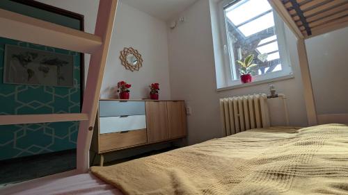 Ubytování Pod Něžnym Obrem — hotel in Hostinne