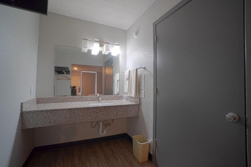 Hotel Comfort Stay by OYO Texarkana East AR I 30 - photo 52