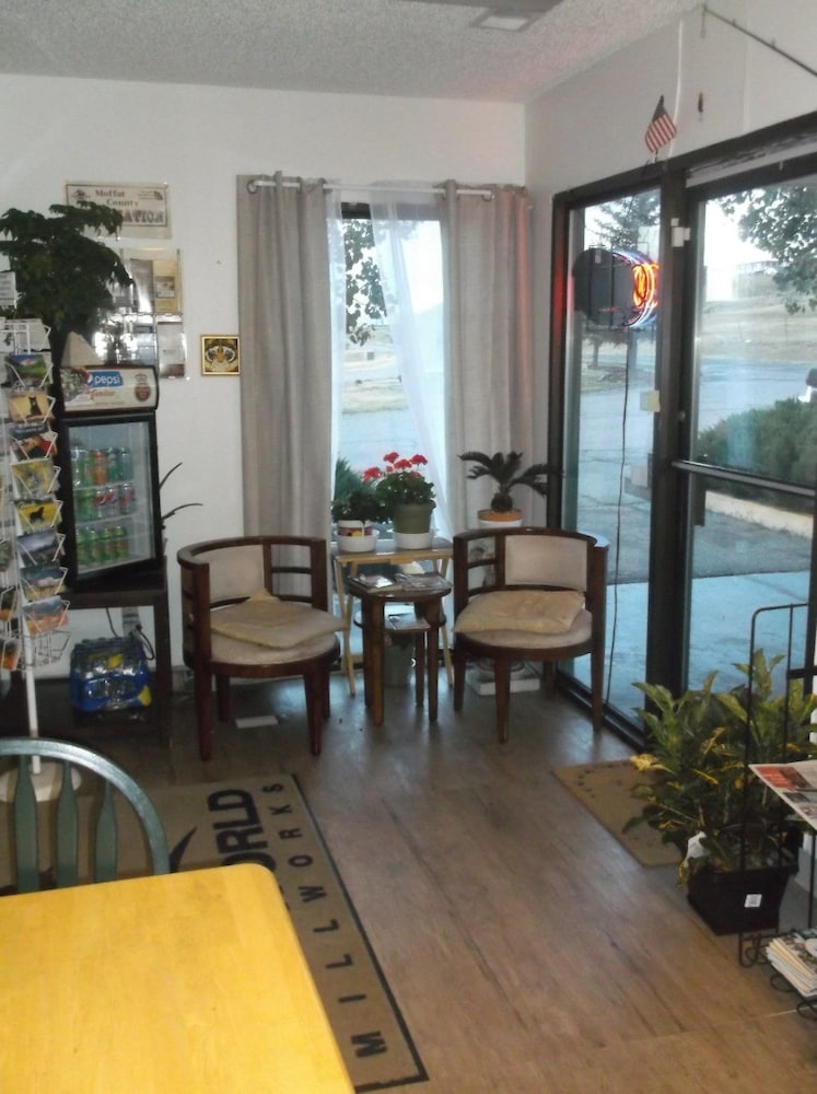 Travelers Inn & Suites Colorado - photo 2