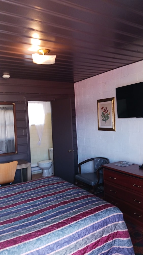 White Pine Motel - photo 11