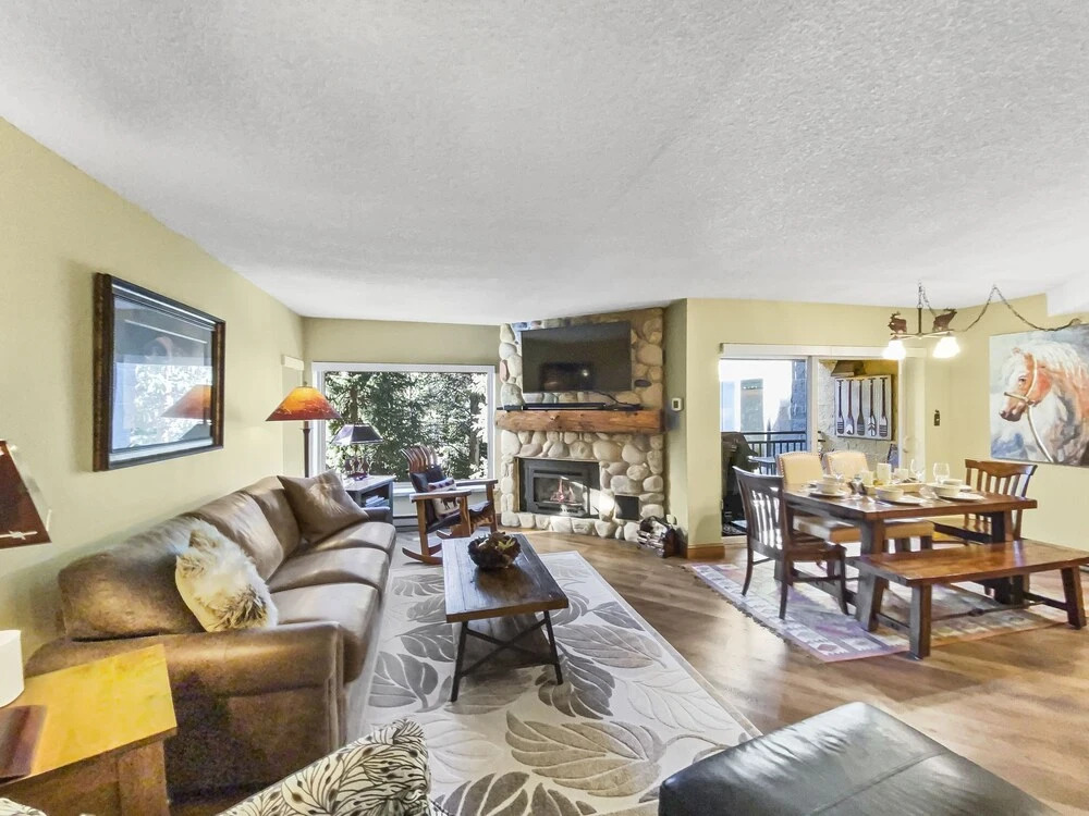 Powderhorn C302 2 Bedroom Condo — 4-Star Luxury Hotel in Breckenridge, United States
