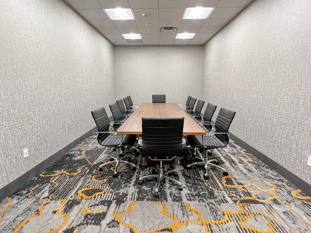 Crowne Plaza Kearney by IHG - photo 84