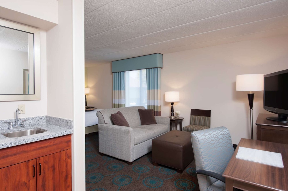 Hampton Inn and Suites Kokomo - photo 26