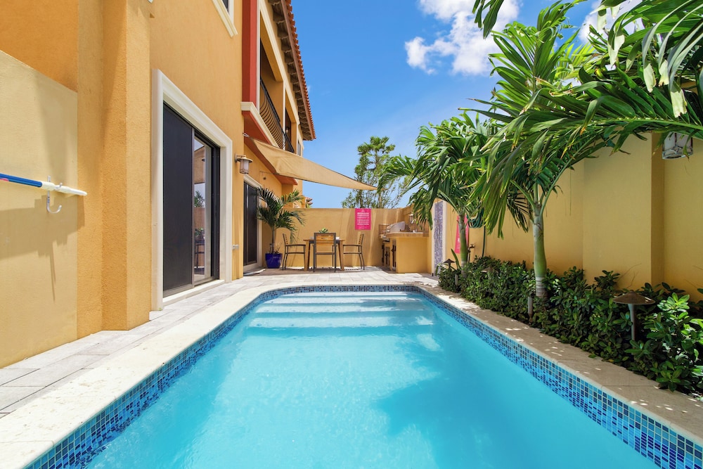 Diamante 235 A — 4-Star Luxury Hotel in Noord, Aruba