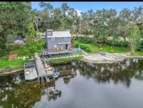 Cozy Lakeside Retreat — hotel in Silver Springs