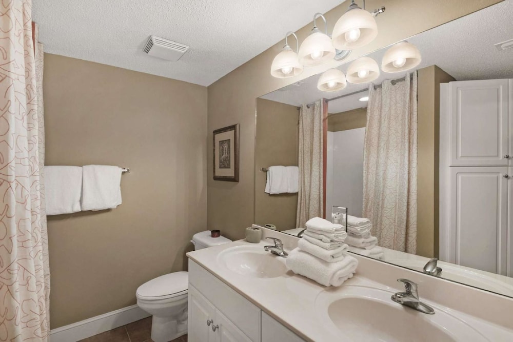 Majestic Beach Tower II 2 Bedroom Apartment - photo 17