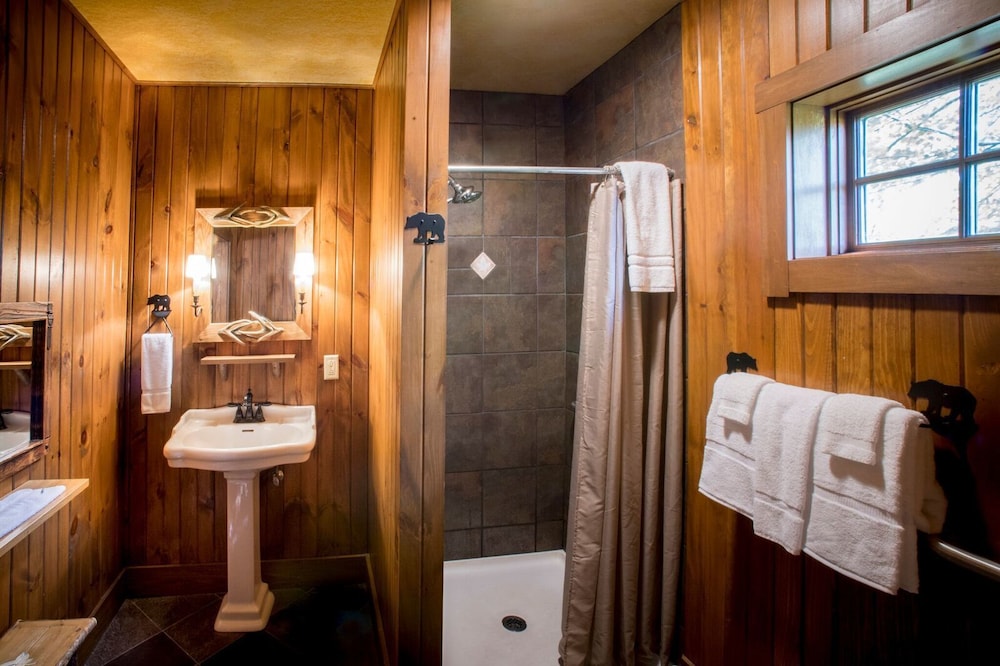 Finger Lakes Lodging - photo 17