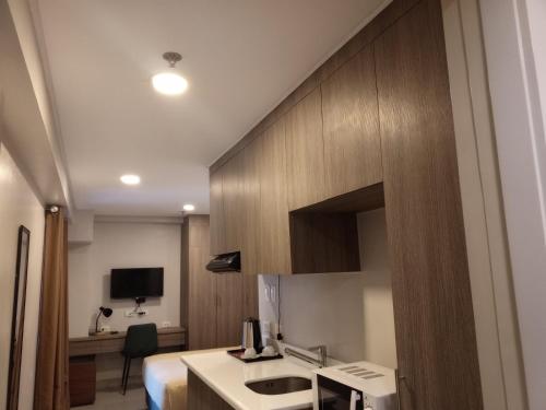 Milton Hotel Makati in Manila, Philippines