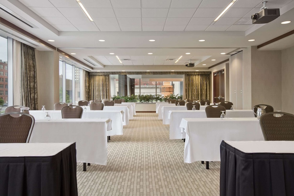 Embassy Suites Buffalo - photo 41