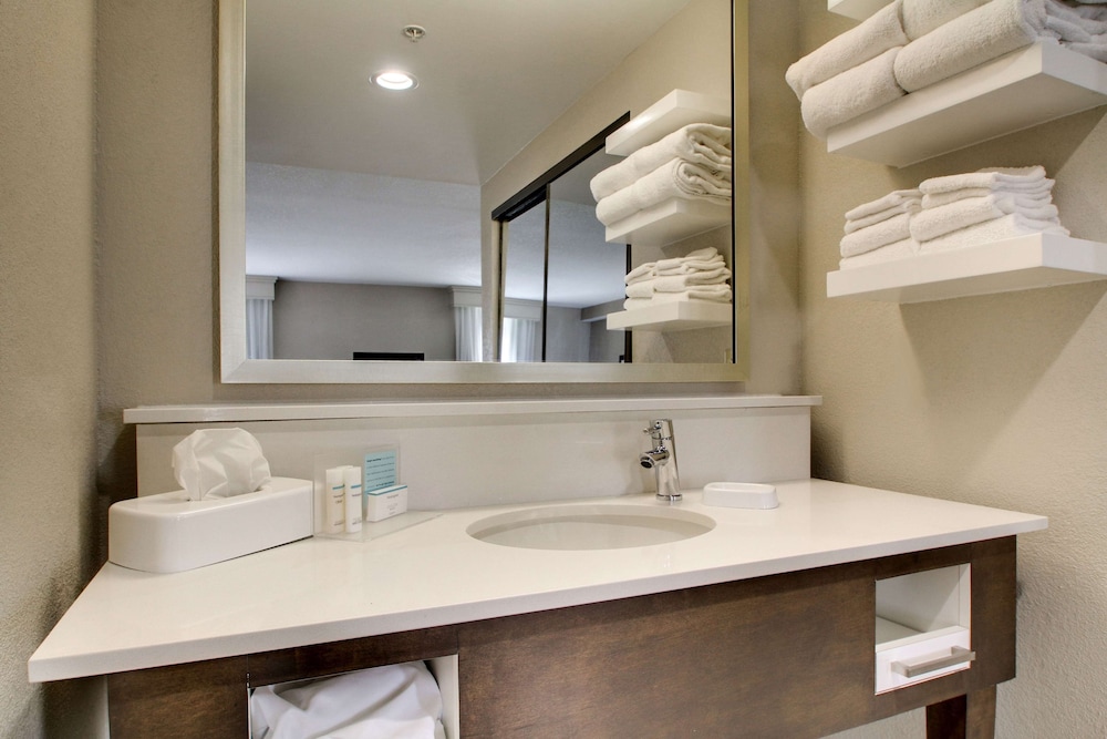 Hampton Inn Yemassee Point South - photo 33