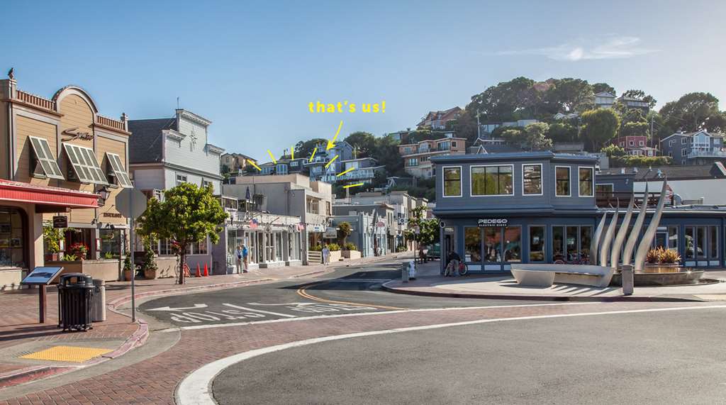 Waters Edge Hotel - photo 3