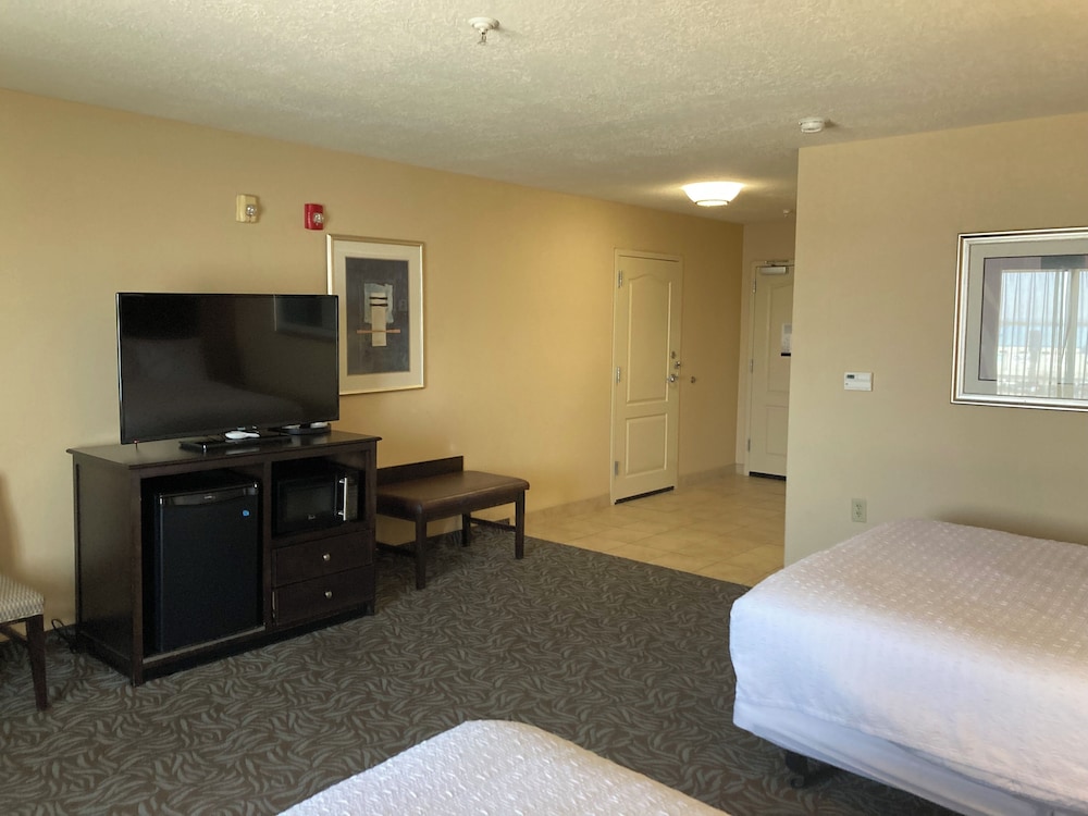 Hampton Inn & Suites Carlsbad - photo 21