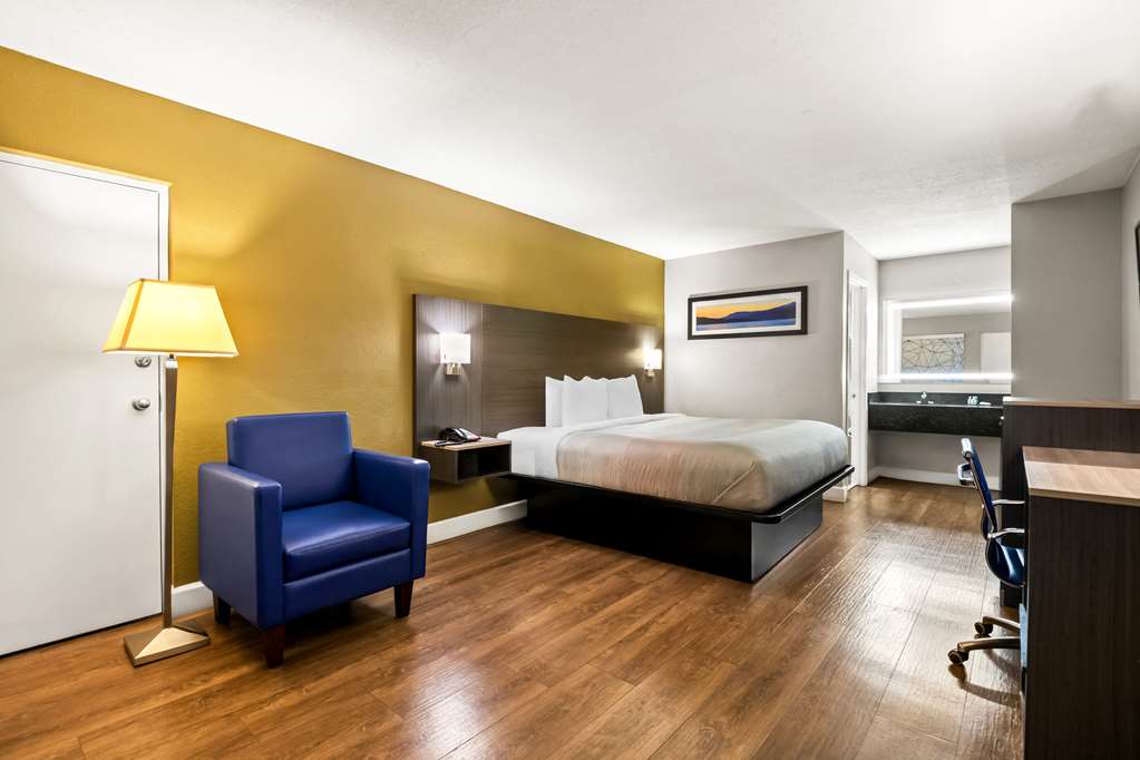 Quality Inn near Blue Spring - photo 8