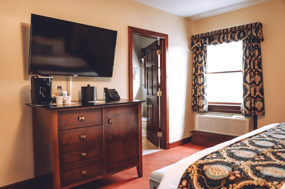 Tom Quick Inn - photo 42