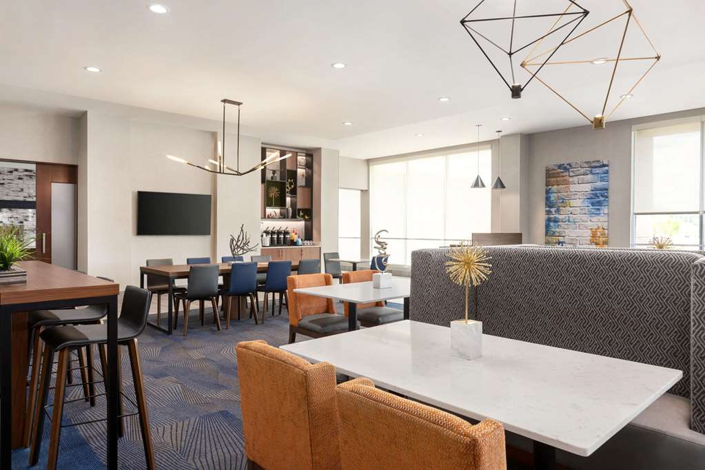 La Quinta Inn & Suites by Wyndham Brunswick Golden Isles - photo 21