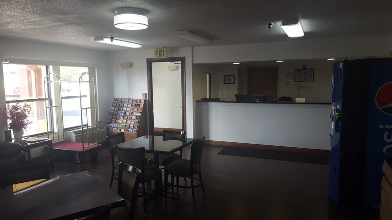 Arlington Inn And Suites - photo 17