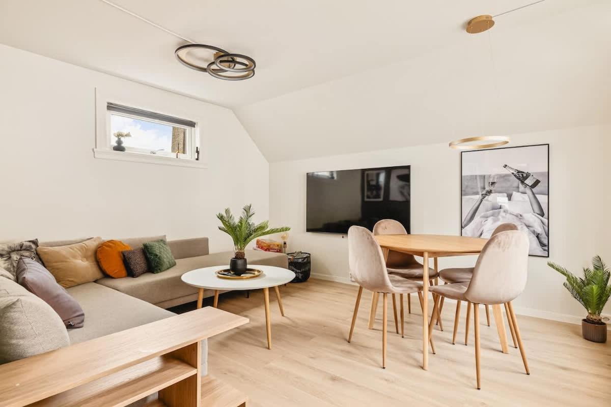 DINBNB Apartment l Skansen funhouse 400m to Bryggen Gym & Parking — 4-Star Luxury Hotel in Bergen, Norway