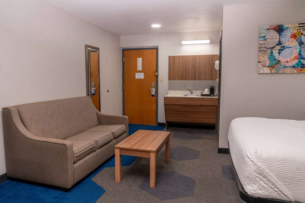 Microtel Inn & Suites by Wyndham Pigeon Forge - photo 18
