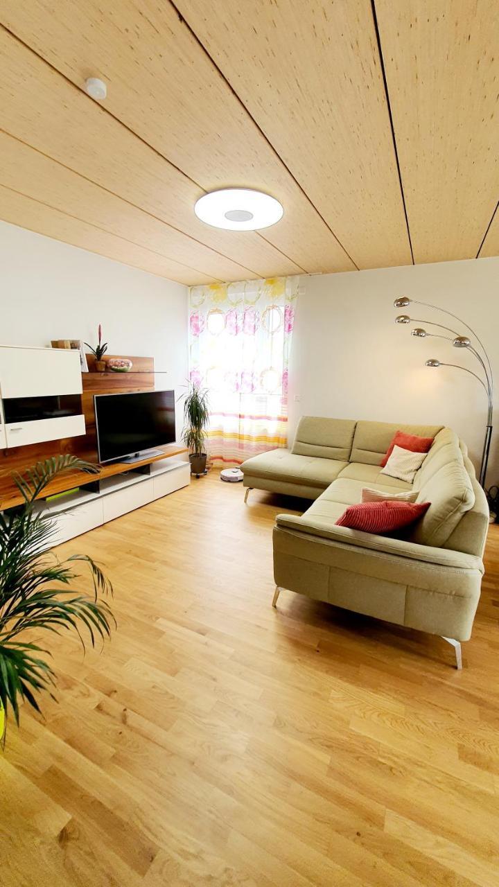 4 Zi Wohnung 106m2 Nahe Stuttgart Airport — hotel in Ostfildern