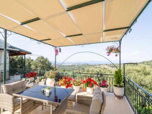 Mount Galision Skyview - carbon neutral hotel in Agioi Deka